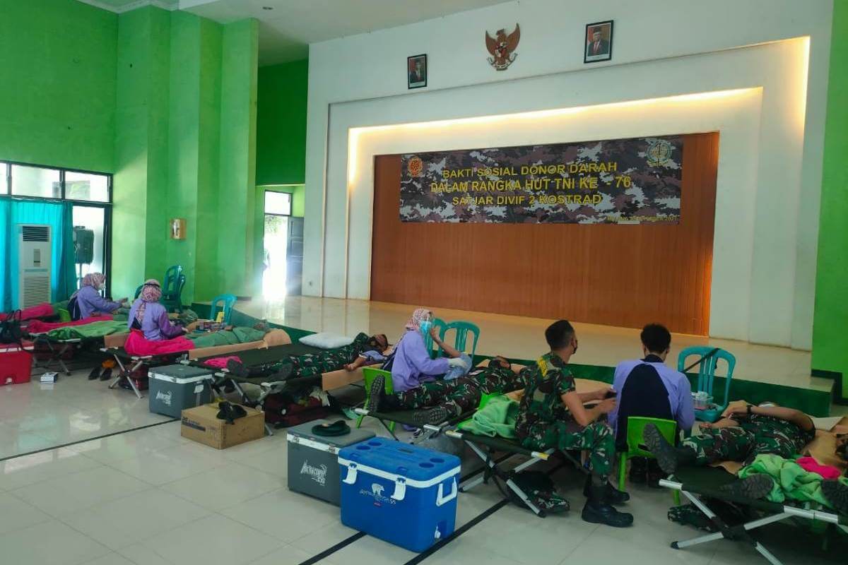 Bakti Sosial Donor Darah Dalam Rangka Memperingati HUT Ke-76 Tentara Nasional Indonesia