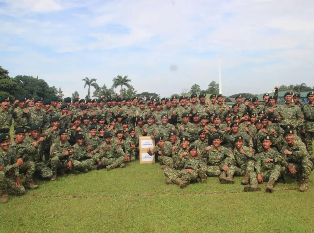 Yonif Para Raider 503/Mayangkara Sabet Juara 1 Dalam Lomba Parade dan Defile Dalam Rangka Sertijab Pangdivif 2 Kostrad