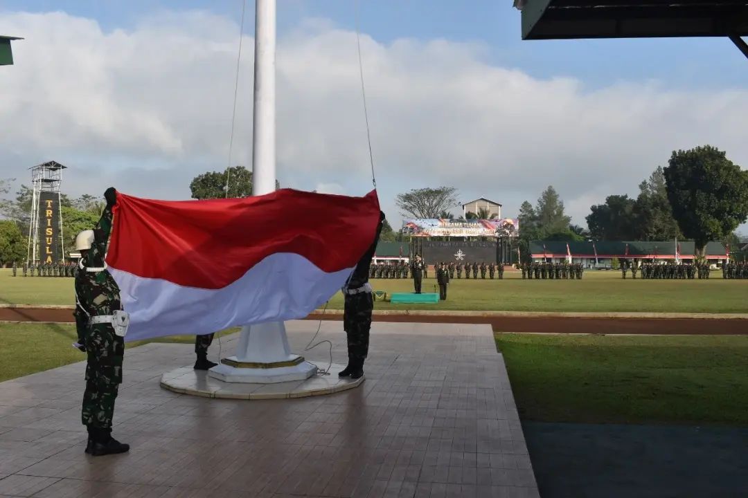 Brigif Para Raider 18/Trisula Melaksanakan Upacara Peringatan Detik-Detik Proklamasi Kemerdekaan Ke-77 Republik Indonesia