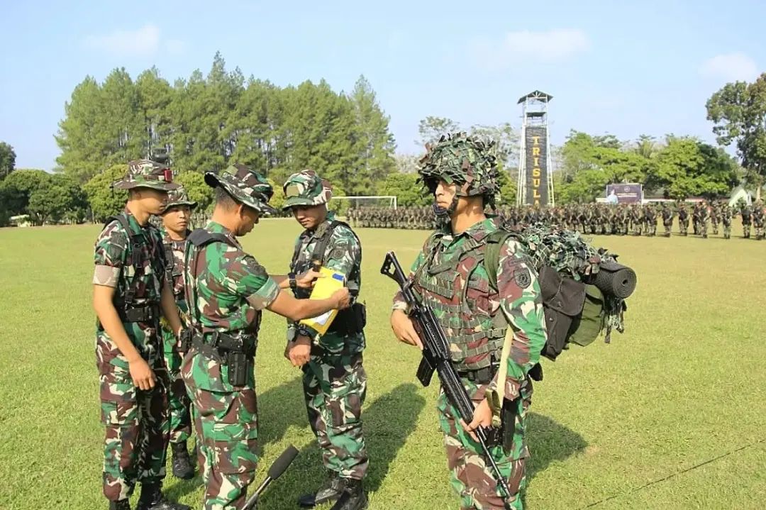 Danbrigif Para Raider 18/Trisula Buka Latihan UST Kompi Yonif Para Raider 502/Ujwala Yudha