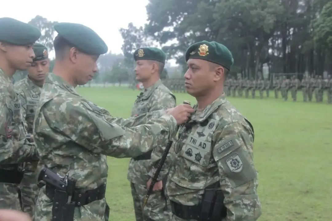 Danbrigif Pimpin Upacara Serah Terima Jabatan Danyonif Para Raider 502/Ujwala Yudha