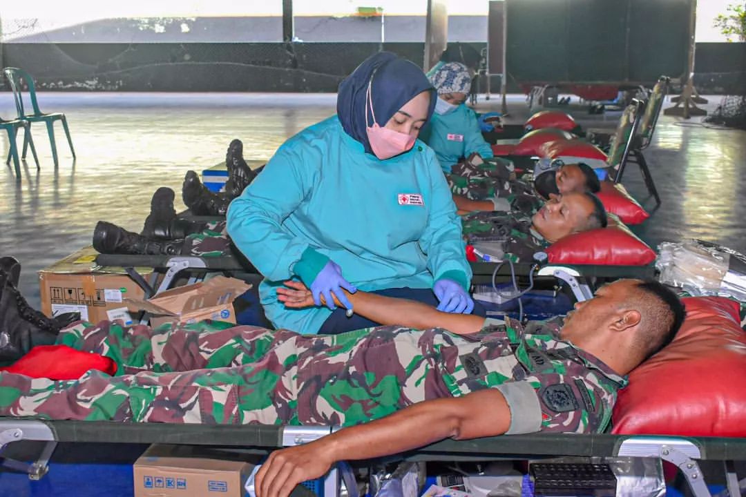 Brigif Para Raider 18/Trisula Gelar Donor Darah Sambut Hari Juang TNI AD