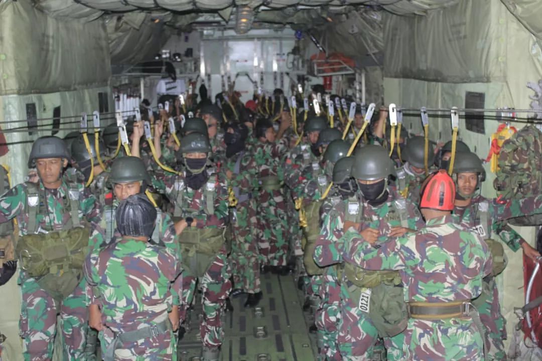 Brigif Para Raider 18/Trisula Melaksanakan Terjun Penyegaran