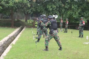Pelihara Kemampuan, Prajurit Mayangkara Latihan Menembak Senjata Ringan