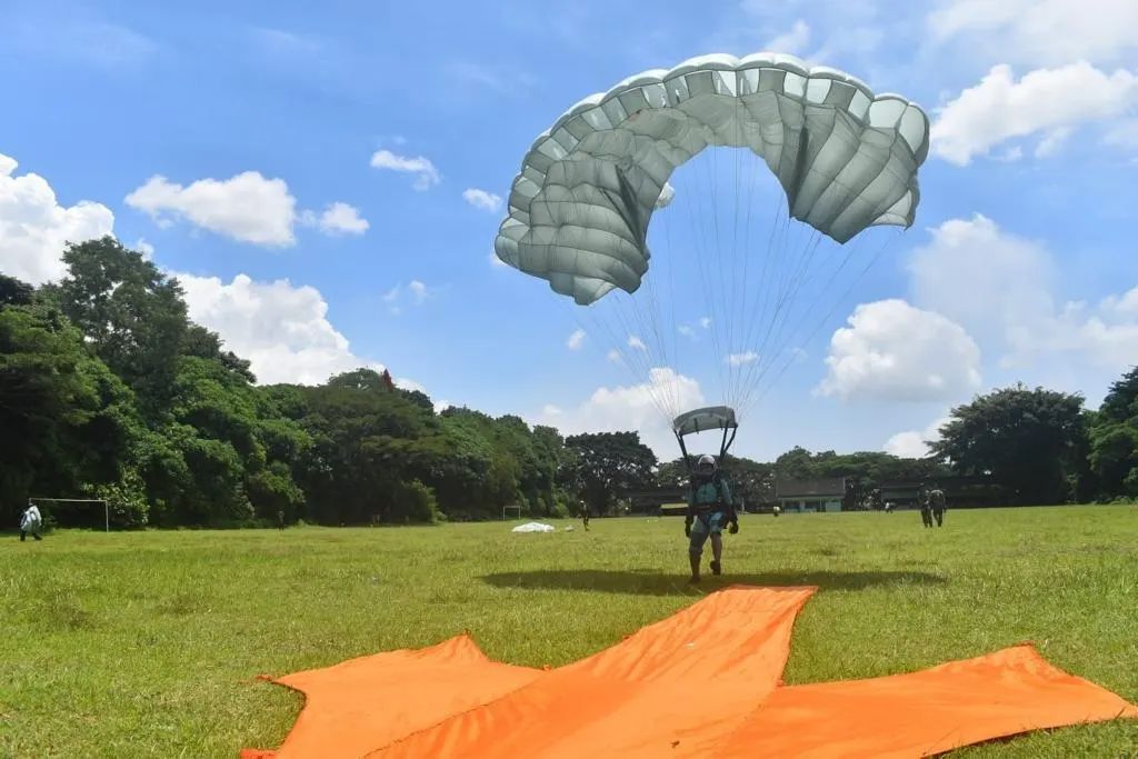 Asah Kemampuan Di Udara, Peterjun Denpandu Taikam Brigif Para Raider 18/Trisula Laksanakan Jungar TBM